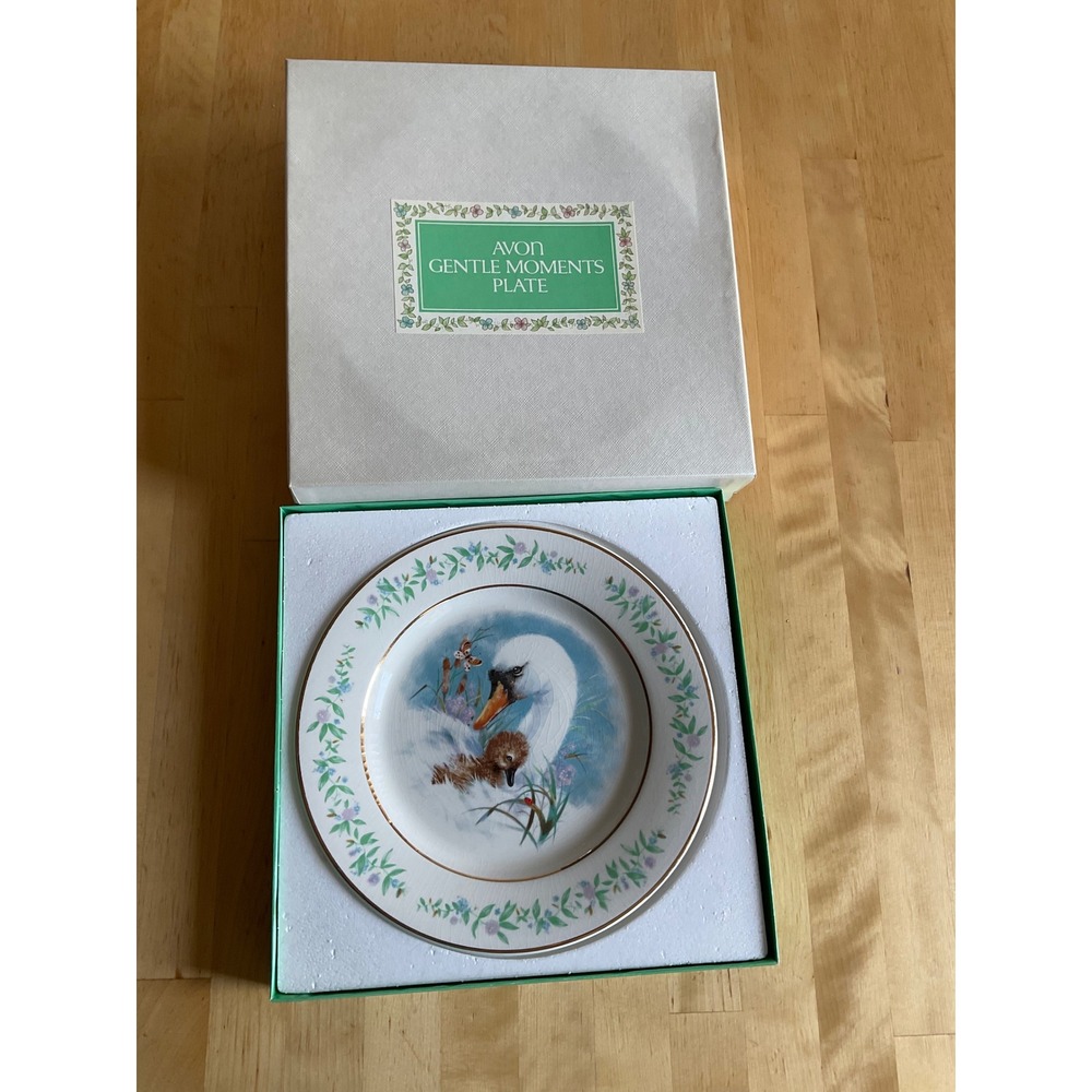 Vintage 1975 Avon Gentle Moments Plate Swan Cygnet Enoch Wedgwood England Boxed